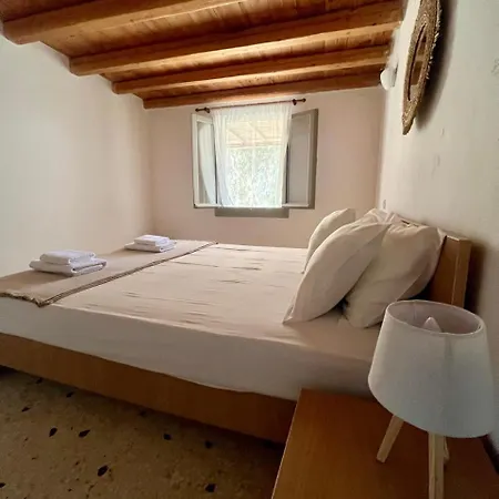 Paros Poolside Cozy Nests - Summer & Salty Getaways Bed and Breakfast